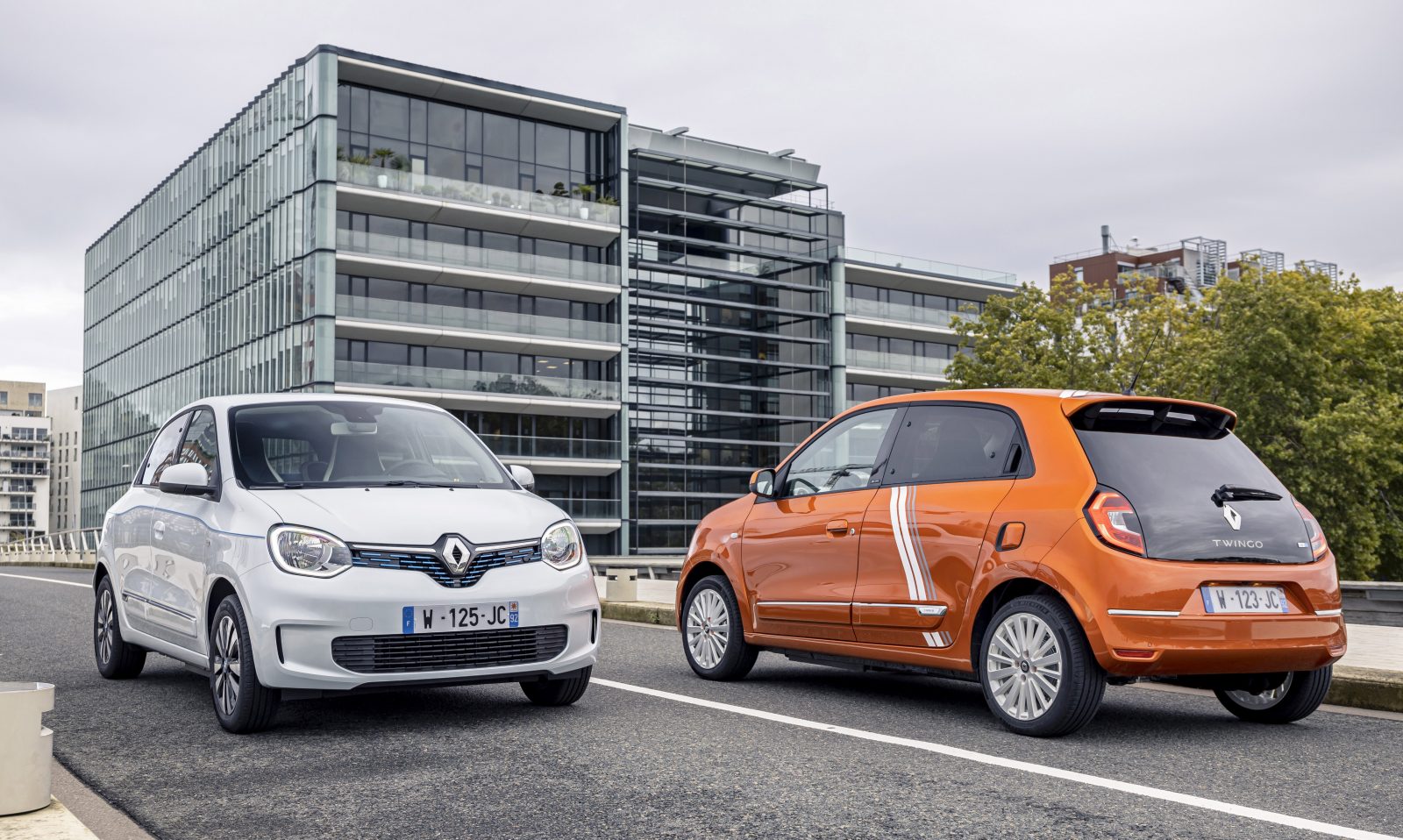 twingo electric oranje en wit