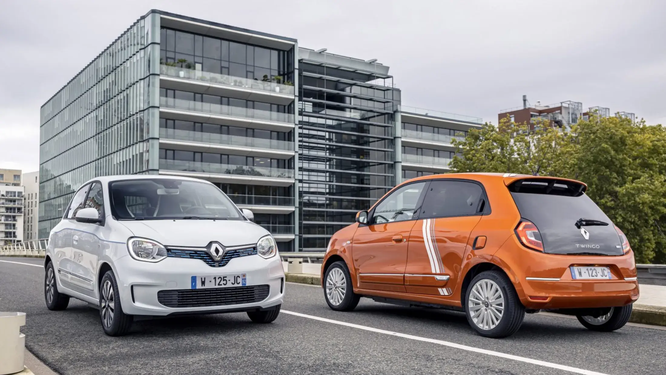 twingo electric oranje en wit