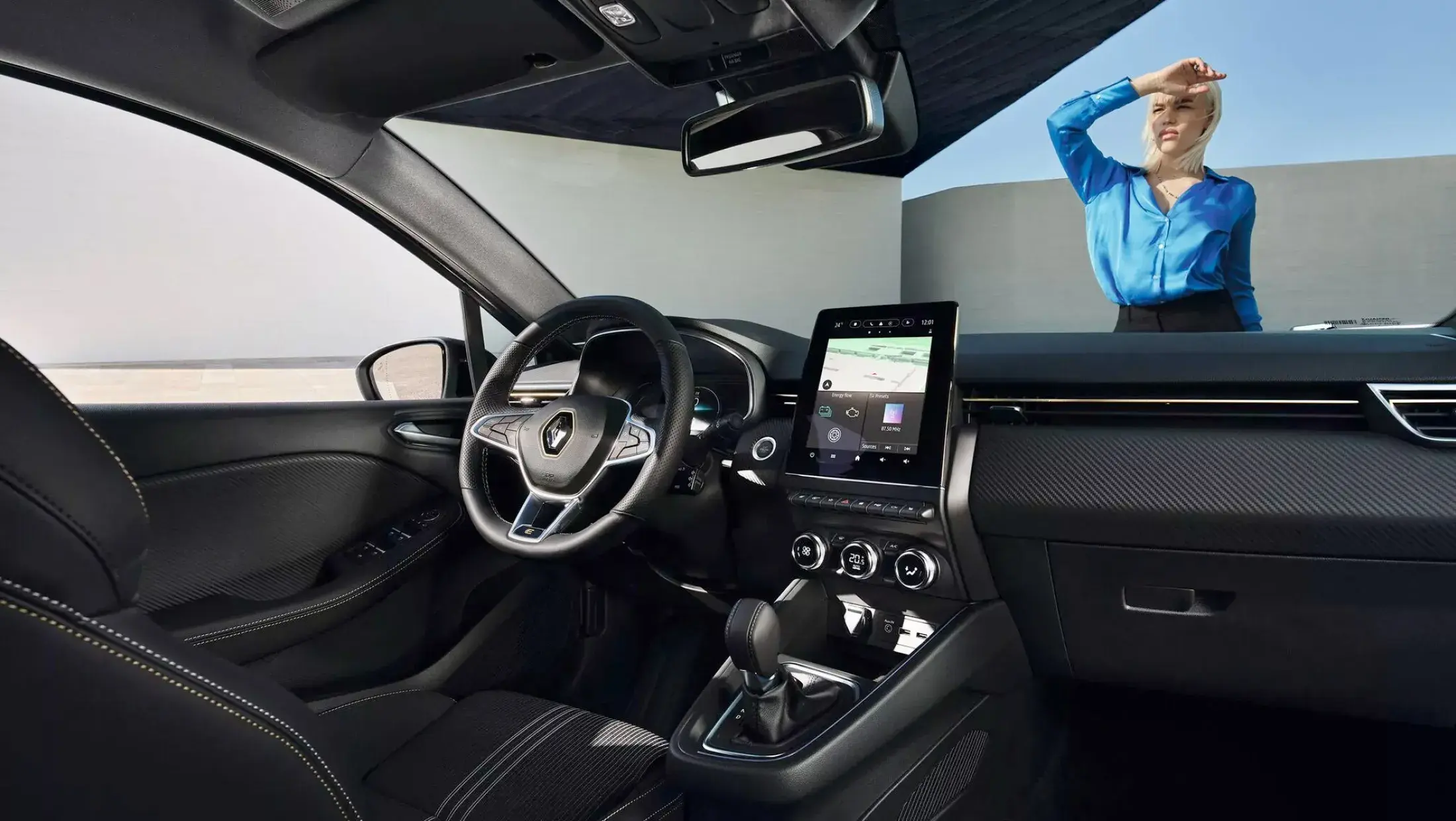 clio etech hybrid interieur
